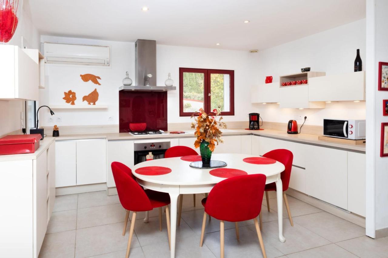 Sumptuous House Of 120m With Garden And Jacuzzi Holiday home